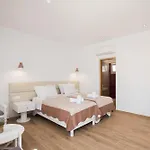 Marina Blue 3* Ornos (Mykonos)